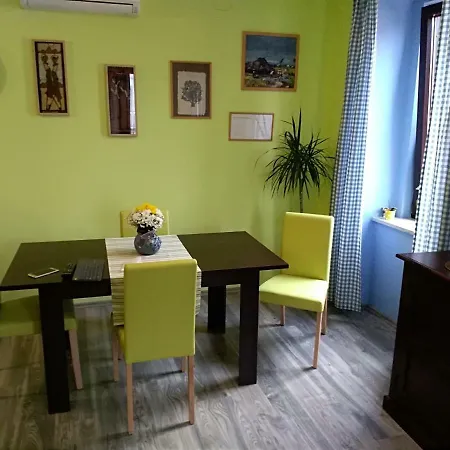 Flora Apartman Lovran