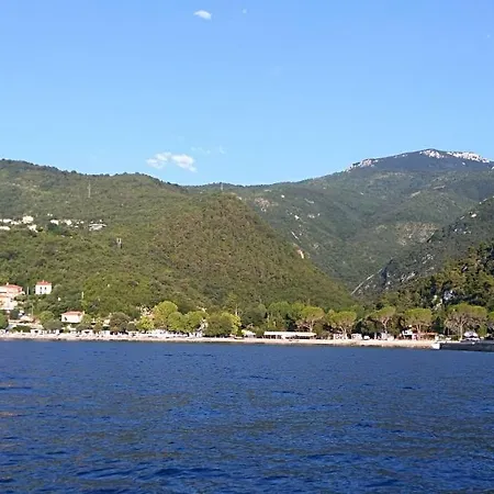 Flora Apartman Lovran