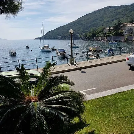 Flora 公寓 洛夫兰