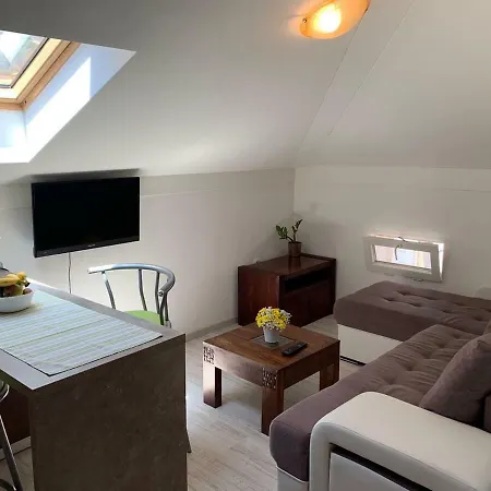Apartman Flora